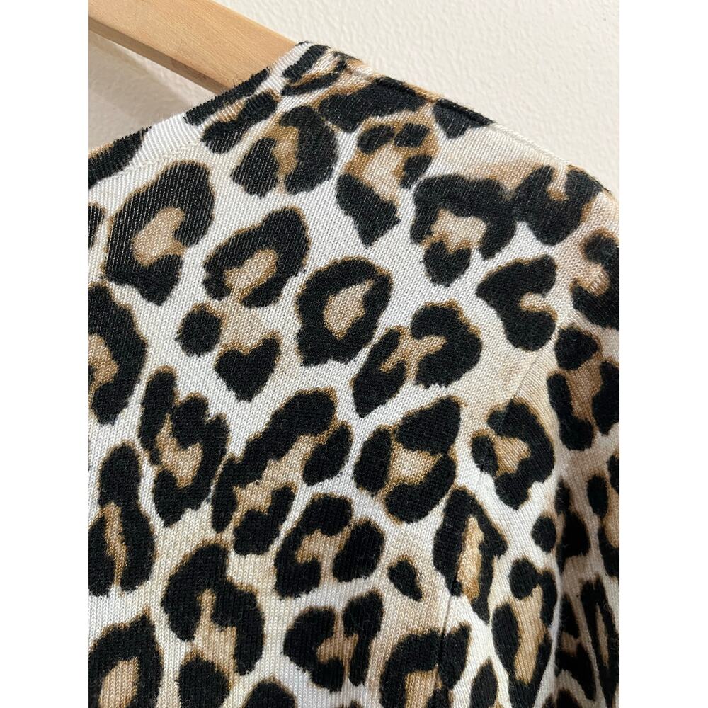 Chico’s Leopard Print Long Sleeve Lightweight Sweater Soft Stretch Casual Size L - Picture 6 of 7